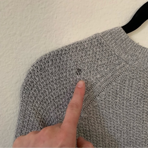 Old Navy Light Grey Knit Sweater Size Small Hole - Picture 6 of 9